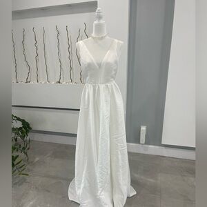 Lulu's Classic White Wedding Gown